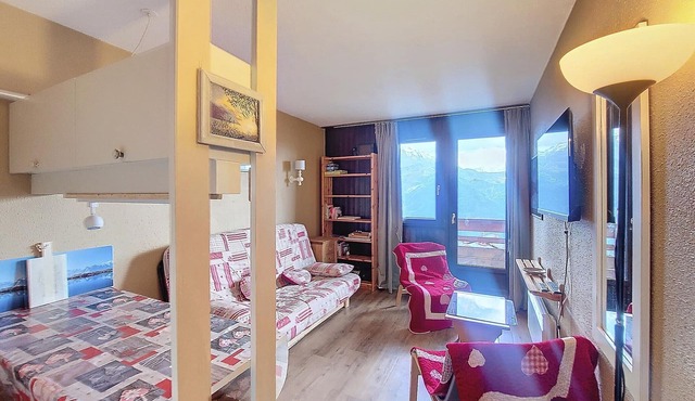 Cozy 2-room apartment for 5, close to slopes, south balcony