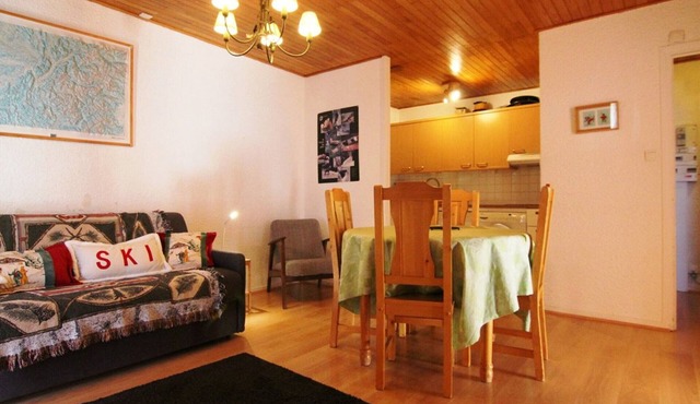 Cozy 2-Room Apartment for 5 with Balcony and Ski-In Access - Alpe d'Huez