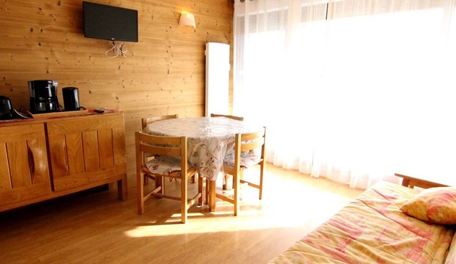 Cozy 2-Room Apartment for 6 with Ski Access, South-Facing Balcony - L'Alpe d'Huez