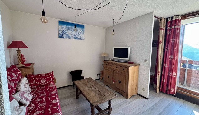 Cozy 2-Room Apartment for 5 with Balcony - Close to Lifts & Shops in Alpe d'Huez