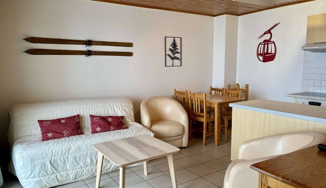 Cozy 2-Room Apartment for 4 with Balcony, Near Ski Lifts - Vieil Alpe