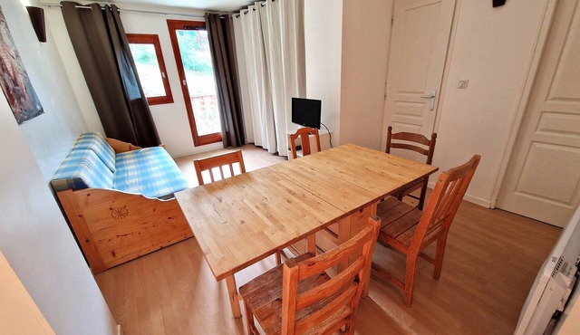 Cozy 2-Room Apartment for 4/6 People, 32m² - Ski-in/Ski-out, Close to Village Center