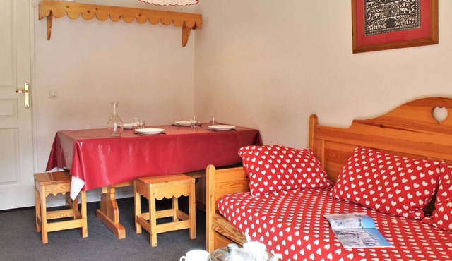 Cozy 2-Room Apartment with Ski-In Access, Sleeps 6, Pet-Friendly – Risoul 1850