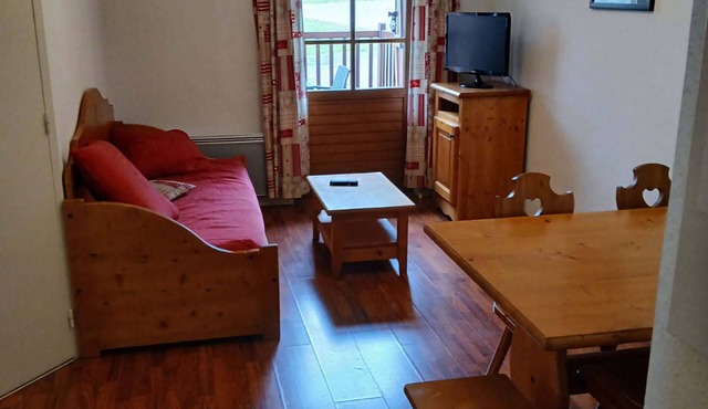 Cozy 2-room apartment with terrace and pool in Vignec