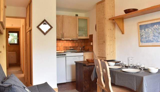 Cozy 2-Room Apt for 4, 100m from Slopes, Balcony, Pet-Friendly, WiFi - Méribel