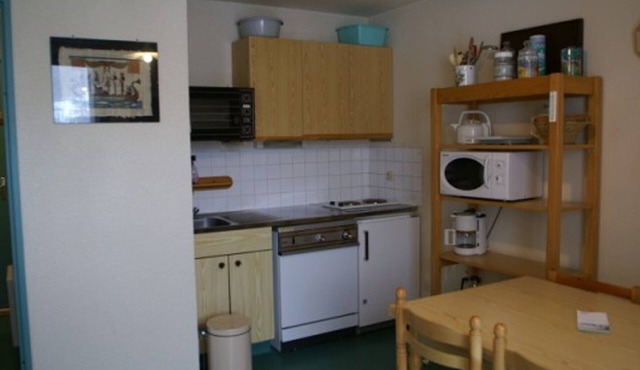 Cozy 2-room cabin apartment with balcony, near slopes, Le Pleynet