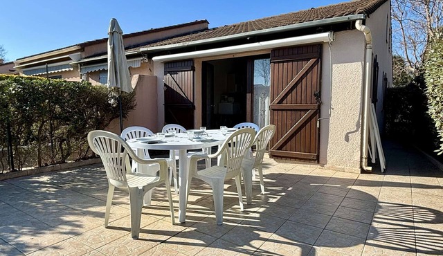 Cozy 2-Room House with Mezzanine, Terrace & Pool Near Beach in Argelès-sur-Mer