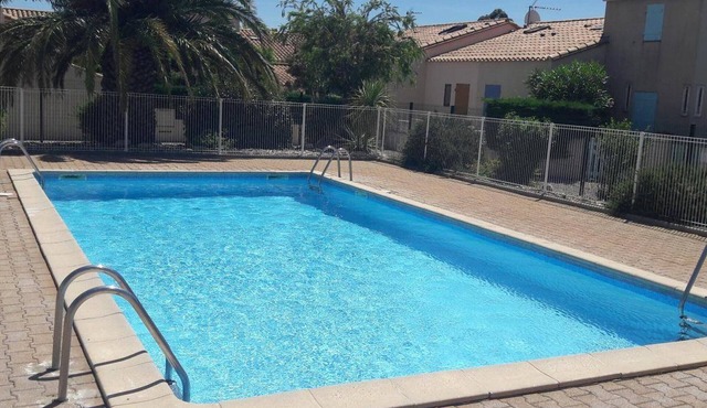 Cozy 2-Room House with Mezzanine, Pool & Parking - Saint-Cyprien Beach