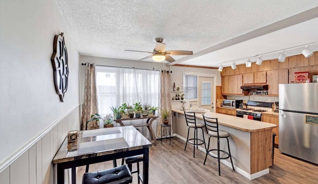 Cozy 2B/1B by Swarthmore w Driveway!