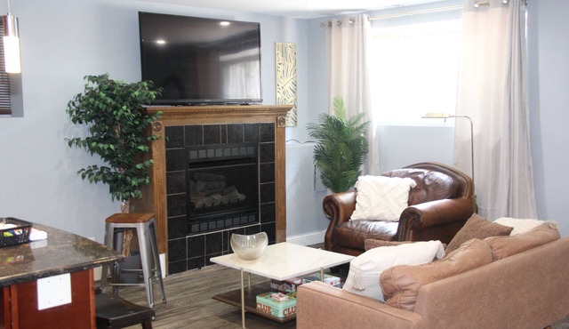 Cozy 2b2ba: 15 min Bus Downtown, 7min to UChicago, Bike to Lake