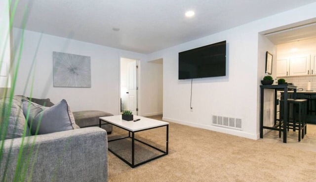 Cozy 2bd |10 min to Downtown Denver | Fast Wifi