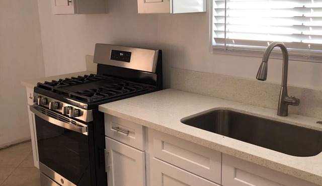 Cozy 2bd/1ba apartment Convenient and close to DTLA