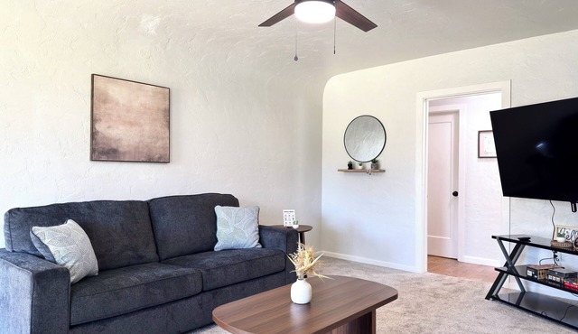 Cozy 2BD/1BR Home with Washer & Dryer