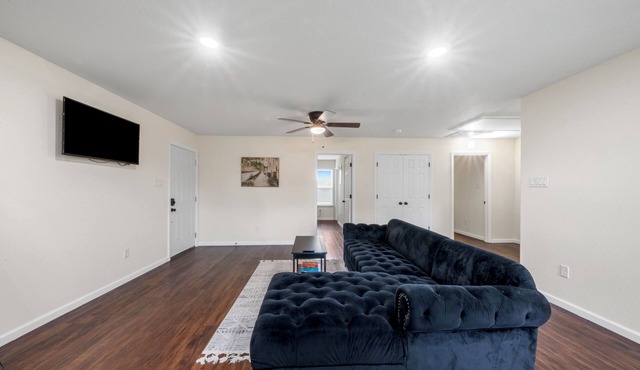 Cozy 2BD/2BA condo w/home office near NRG and Med Center