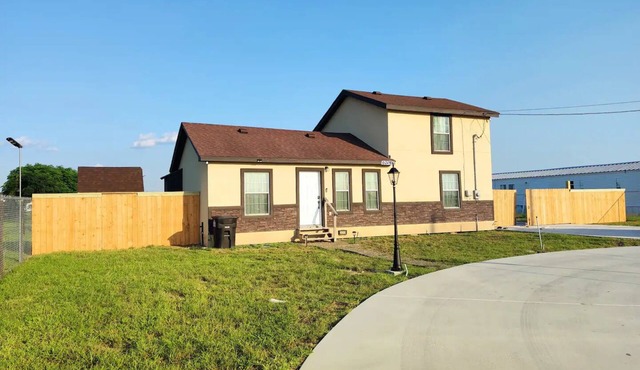 Cozy 2BD + 2BA house in Edinburg with Wi-Fi and AC