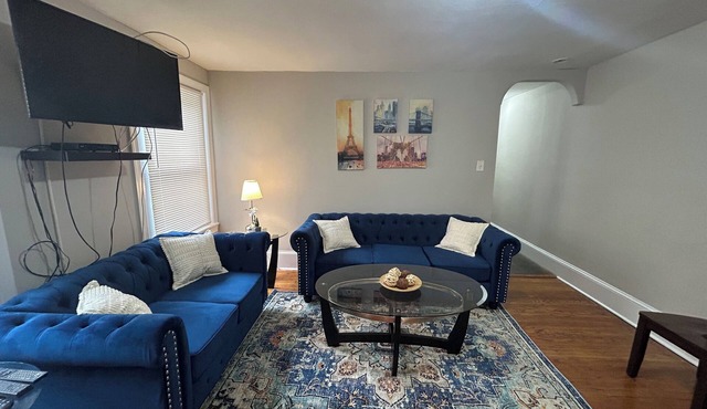 Cozy 2BD/2BA near Rittenhouse sq