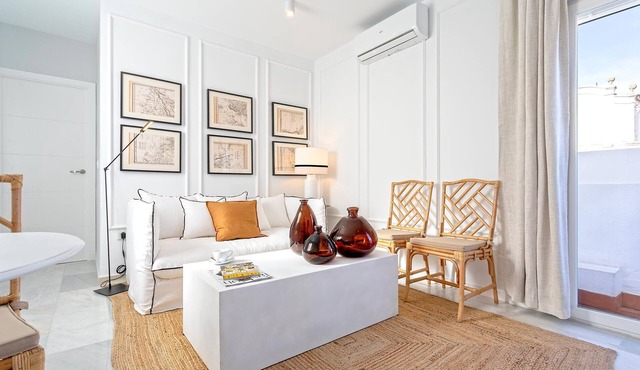 Cozy 2BD apartment near teatro romano. Claudio Marcelo