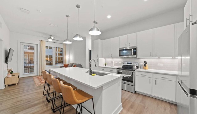 Cozy, 2BD haven in heart of Tampa | Free Parking!