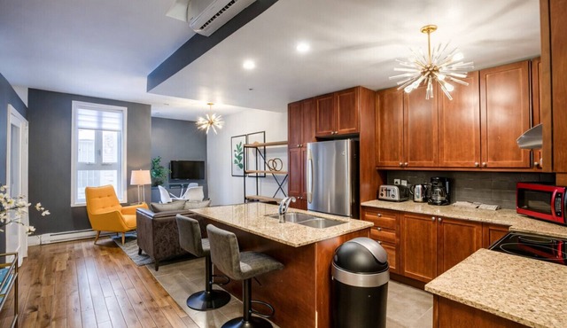 Cozy 2BD loft Hotel Suite-Old Montreal B3