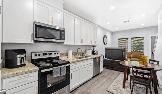 Cozy 2bdr/1br Home near downtown