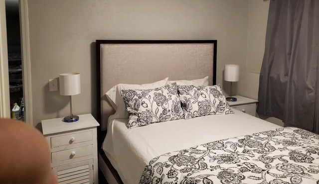 Cozy 2bdrm, close to major hospitals, centrally located