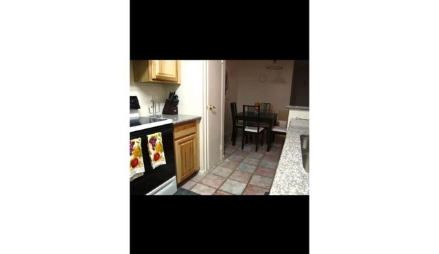 Cozy 2bed/2bath condo, super close to mall, in heart of clear lake.