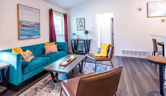 Cozy 2Bed/2Bath - Modern & Spacious - Central Frisco