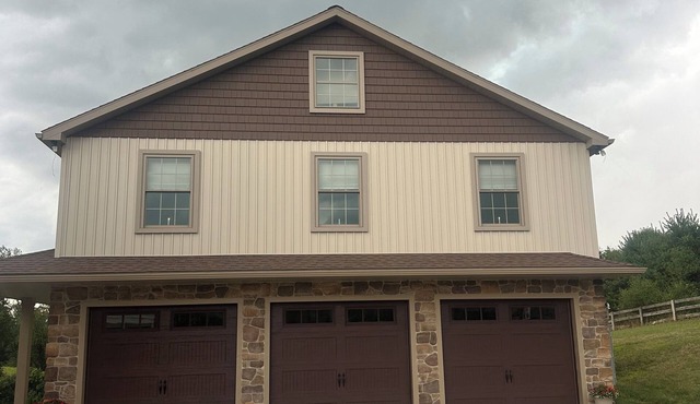 Cozy 2bedroom second floor apartment close to Lycoming College and PCT, WiFi ac