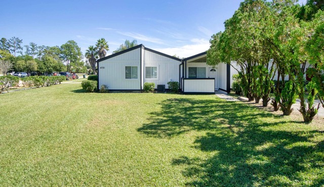 Cozy 2BR/1BA apartment in Southside Jax - perfect for couples, families, or business travelers