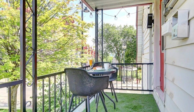 Cozy 2BR | 2 King Beds | 2 Parking | 8min to Old Town