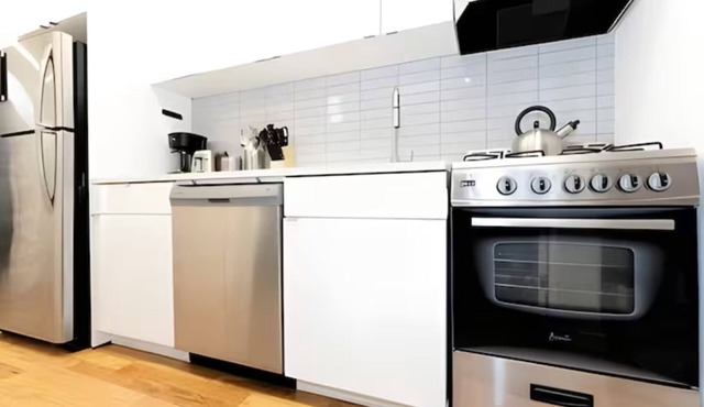 Cozy 2BR -20 Min to Times Square