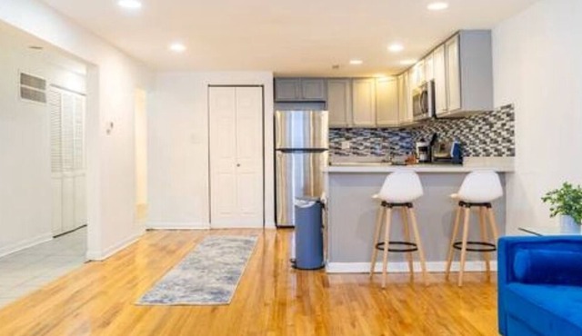 Cozy 2BR/2BA Near Downtown-Chi