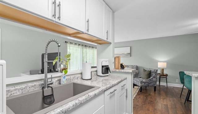 Cozy 2BR/2BA Townhome-Ideal Location Near Shops, Golf, Bike Trails, & More!