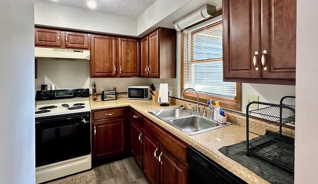 Cozy 2BR: 5 Min to Fort Leonard Wood