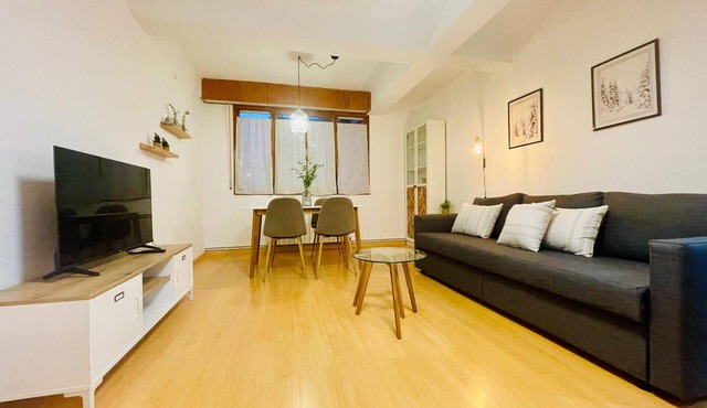 Cozy 2BR Apartment with Pool in Jaca – Sleeps 6, 2 Bathrooms