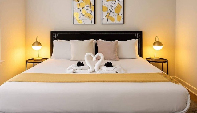 Cozy 2BR Apt for a Seamless Stay