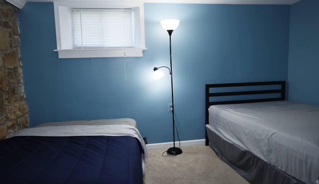 Cozy 2BR basement aparment in Alexandria