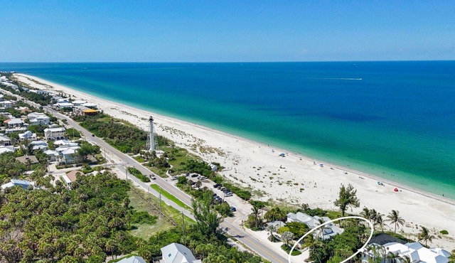 Cozy 2BR beachfront home in Boca Grande