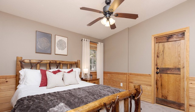 Cozy 2BR Cabin | Monthly Available | Mins f/ I/75