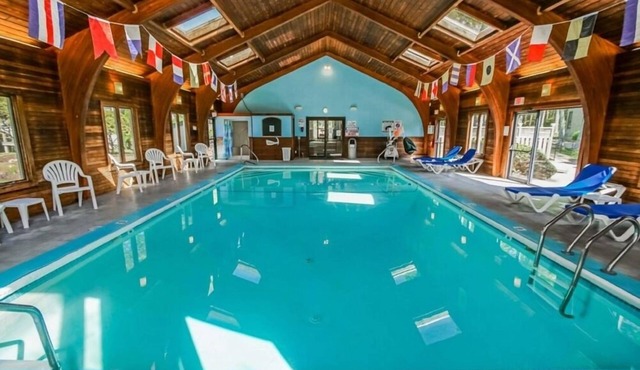 Cozy 2BR Condo w Tennis Court & Outdoor Sitting Area- Cape Cod