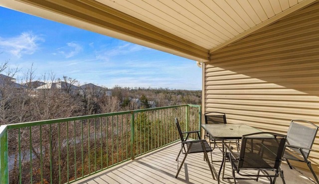 Cozy 2BR Condo with a View and Amenities!