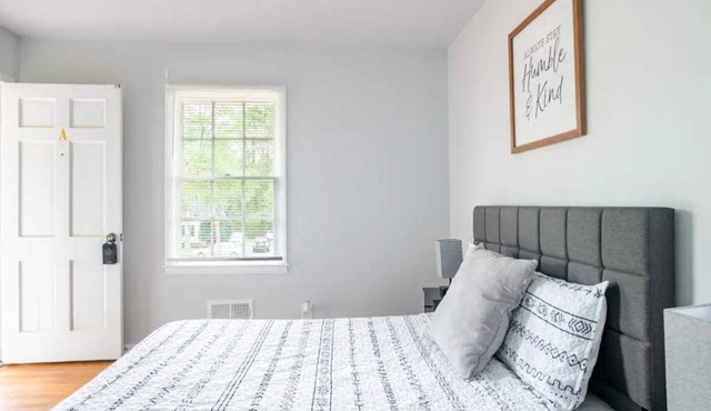 Cozy 2BR Escape near Tanner & UWG