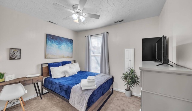 Cozy 2BR Getaway | Near Downtown Cincinnati