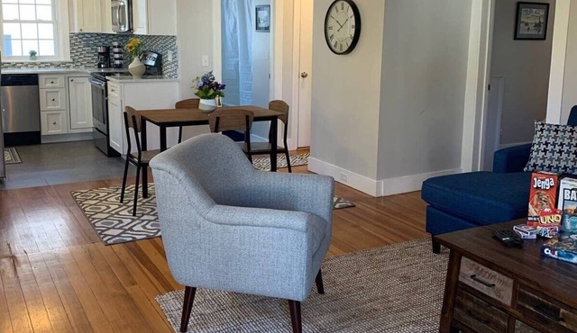 Cozy 2BR Getaway Steps from Lake Winnipesaukee