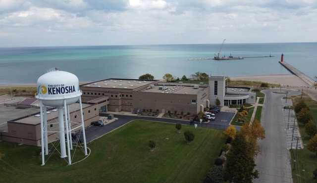 Cozy 2BR home near Lake and Universities.