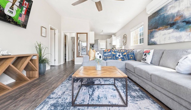 Cozy 2BR Home Near LAX & SoFi Sleeps 5