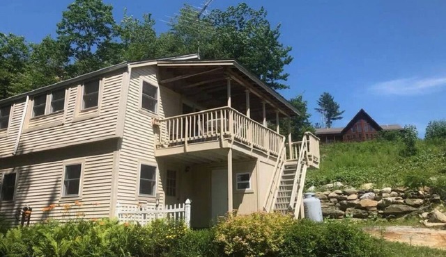 Cozy 2BR Lakefront Getaway on Messalonskee Lake – Shared Waterfront, Sleeps 4
