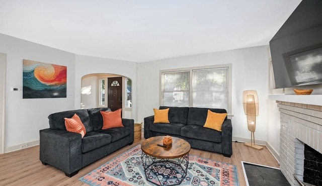 Cozy 2BR Lyndhurst Retreat-Near Cleveland Clinic