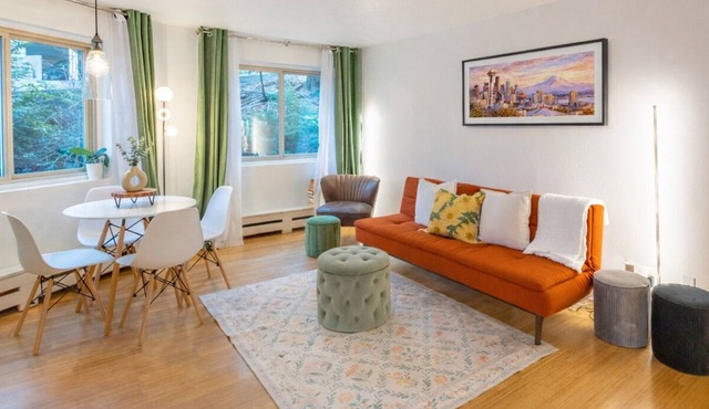 Cozy 2BR Modern Downtown Condo, Near to Pike Place, Convention Center