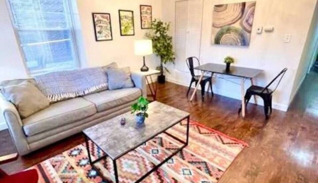 Cozy 2BR Near Forest Park, BJH, CWE